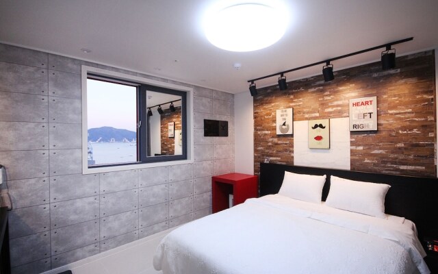 Geoje Island Sadeung K Self Check-in Motel