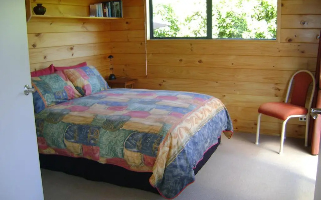Ngongotaha Lakeside Lodge – Guest Rooms – Rotorua