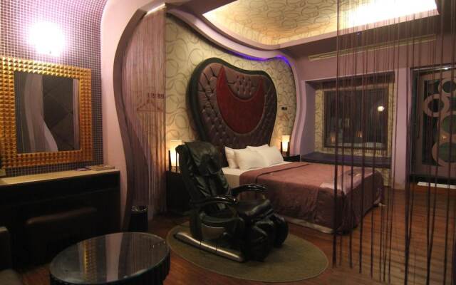 Romantic Code Motel