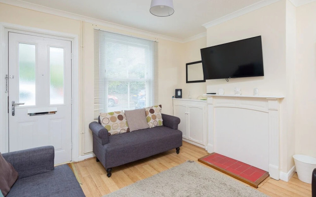 Borden Terrace by Kasar Stays