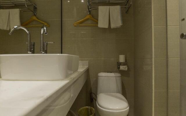 Hanting Hotel Shenzhen Longgang Nanlian Metro Station
