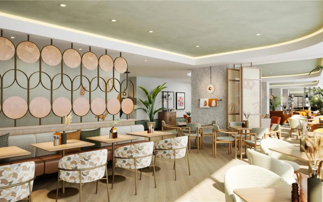 Отель DoubleTree by Hilton Rotterdam Centre