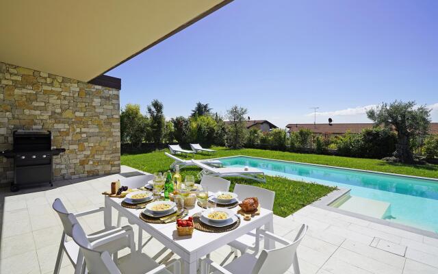 Villa Ester - P.IVA in Moniga del Garda