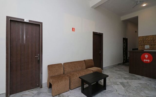 OYO 12493 Hotel Taaz Comfort Inn