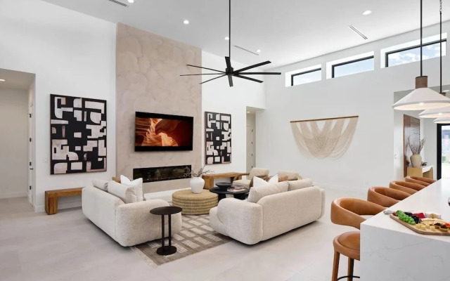 Luxe - Solstice Retreat - Heated Pools - 2 Homes