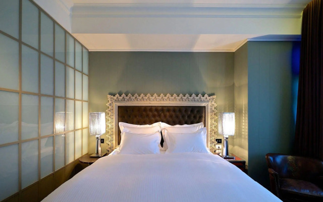 The Alma Hotel and Lounge 