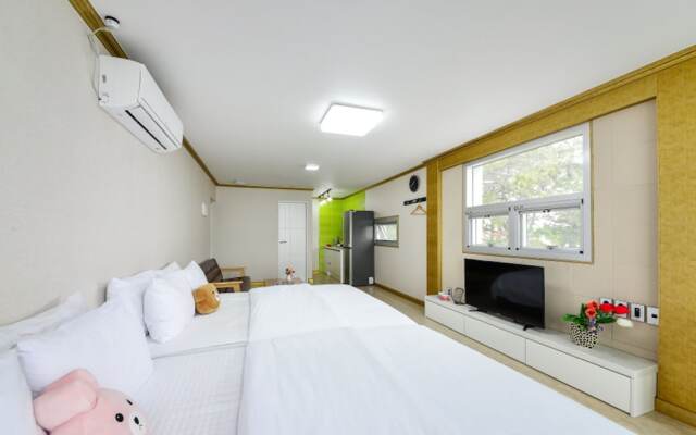 Yeosu Feeling Pension