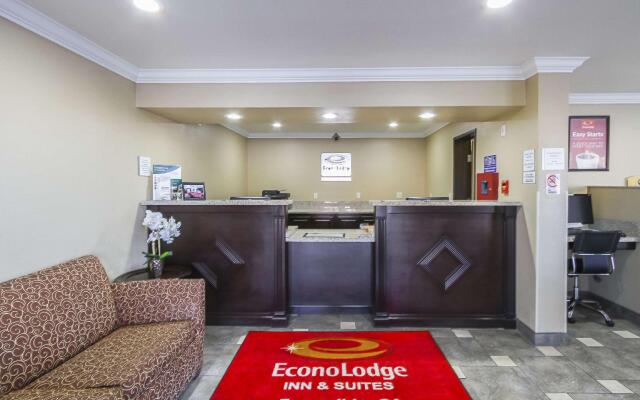 Econo Lodge Inn & Suites Escondido Downtown