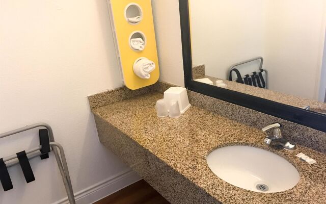 Motel 6 Houston, TX - East