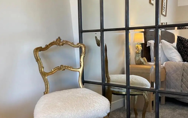The Dooley, 3-beds, Sleeps 6, Pet Friendly