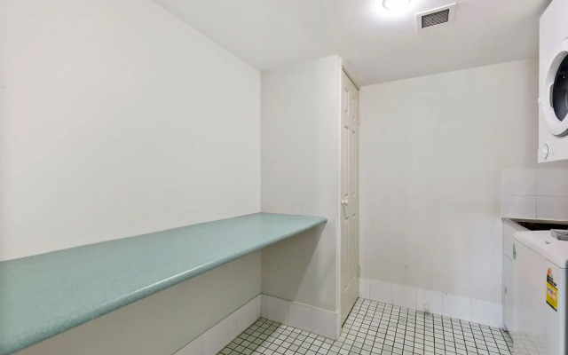White Crest Apartments