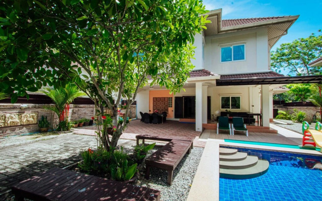 Private Residence Hosted by Sasithorn