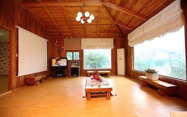 Gapyeong Lakeside View Pension