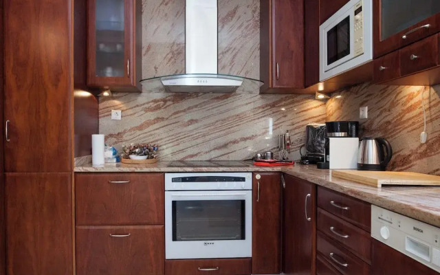 Luxe 3 Bd Penthouse 5 Min from Drosia