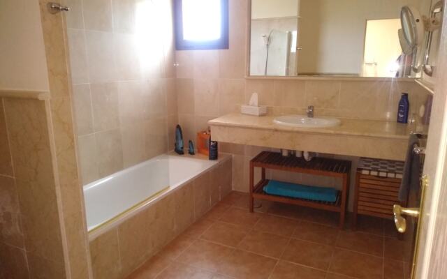 Deluxe Las Marinas Rooms - Adults Only