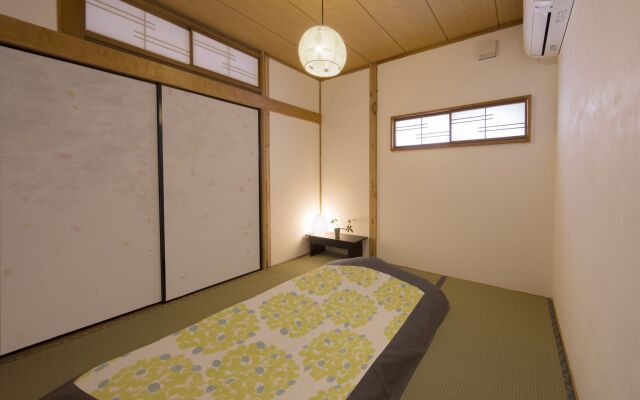 Sheena and Ippei - Hostel