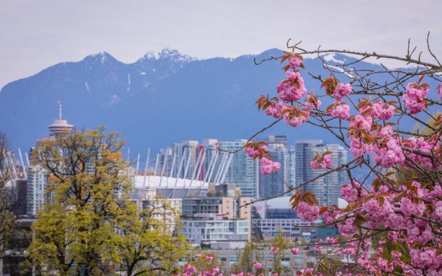 Holiday Inn Hotel & Suites Vancouver Downtown, an IHG Hotel