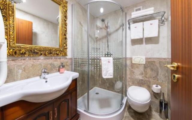 RED CONFORT HOTEL Boutique