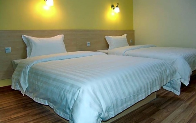 7 Days Inn Guangzhou Baoye Road Shayuan Metro Station Branch