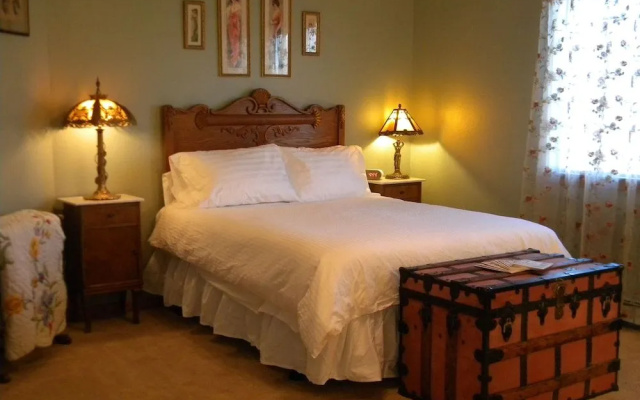 Dancing Moon Bed & Breakfast