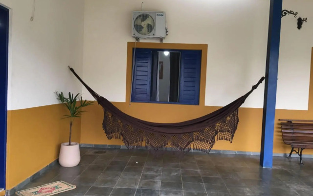 Casa em condomínio em Martin de Sá.