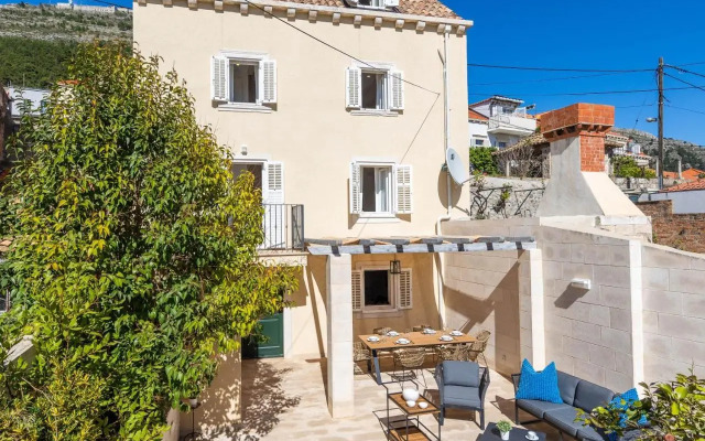 Stunning holiday house in the Old town by Irundo
