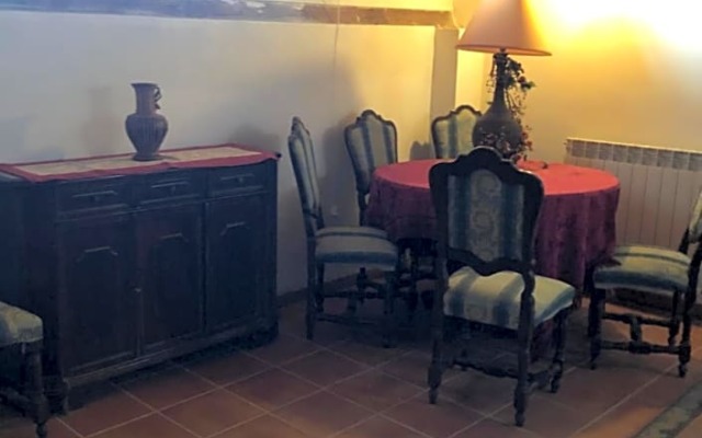 Secluded Villa in Parenti with Garden