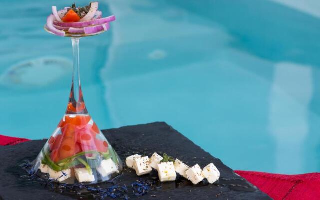 Pearl on the Cliff Hotel & Suites