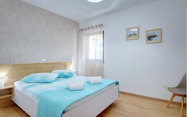 Spacious Home With Private Terrace and Garden