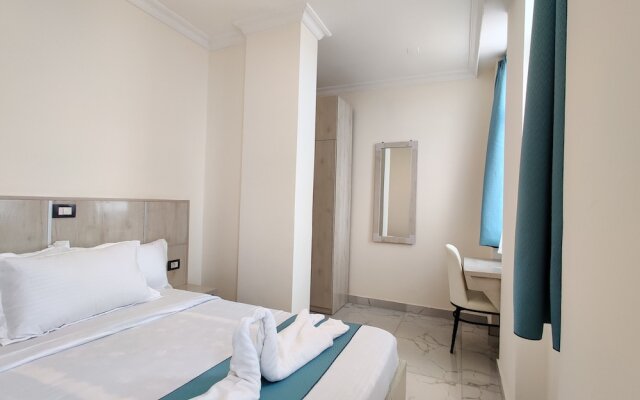 Glam Hotel