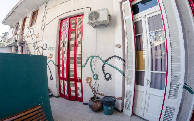 La Comunidad Hostel