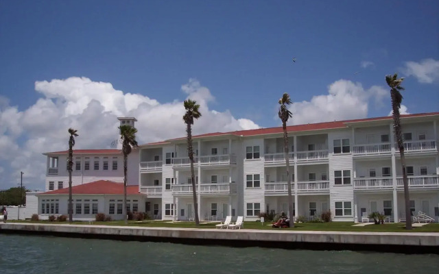 Lighthouse Inn At Aransas Bay
