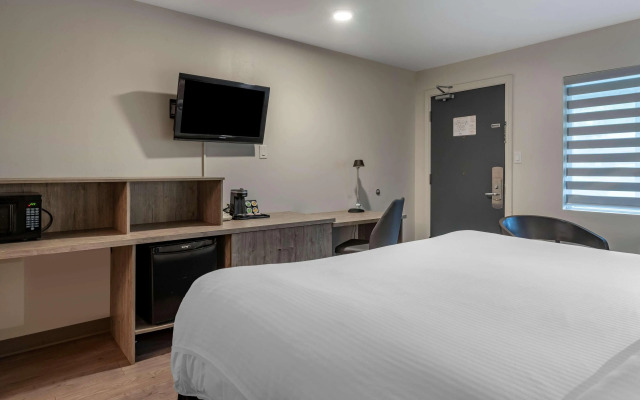 Danny’s Hotel Suites, SureStay Collection by Best Western