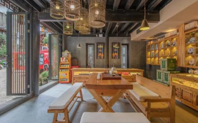 Lijiang Ten Courtyard Inn