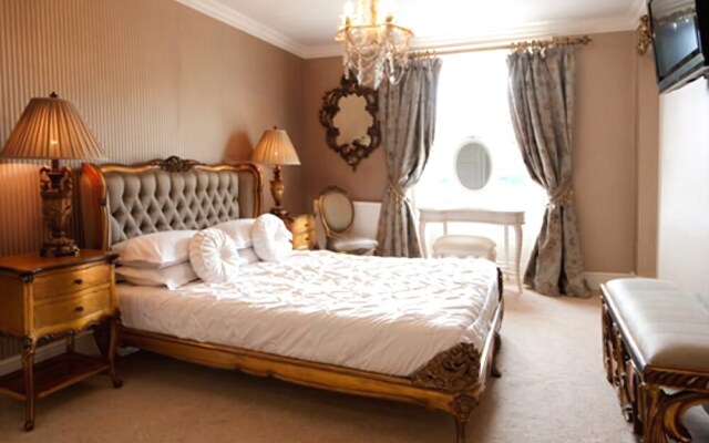 East Close Hotel
