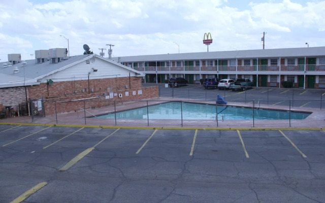 Superlodge Motel