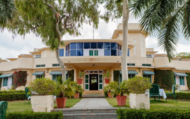 Shikarbadi Hotel