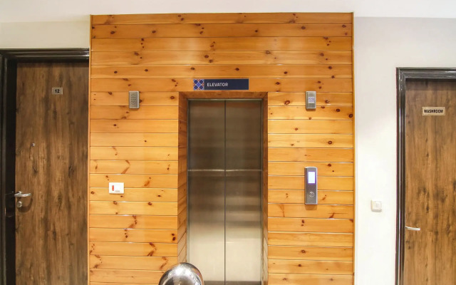 Capital O 82258 Hotel Rosewood Inn