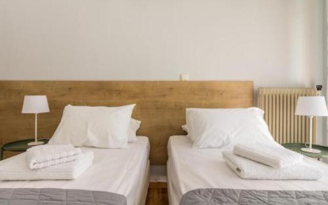 Kariatidon Apartment