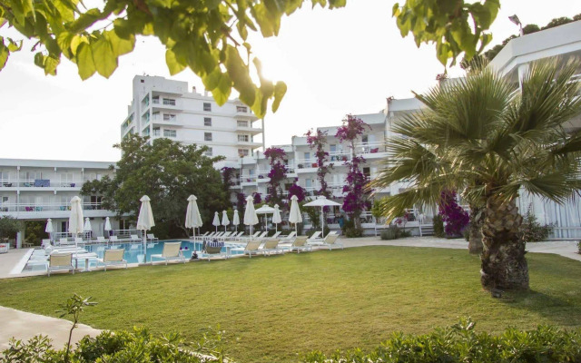 Marathon Beach Resort