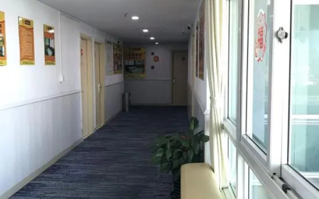 Sushi Boutique Hotel (Shanghai Songjiang Railway Station)