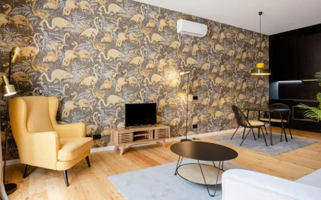 BOUTIQUE Rentals-Art & Charm II Apt w/ Terrace