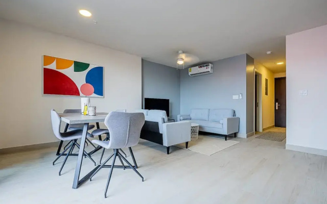 w Comfy 1BR w Perfect Balcony in Casco View