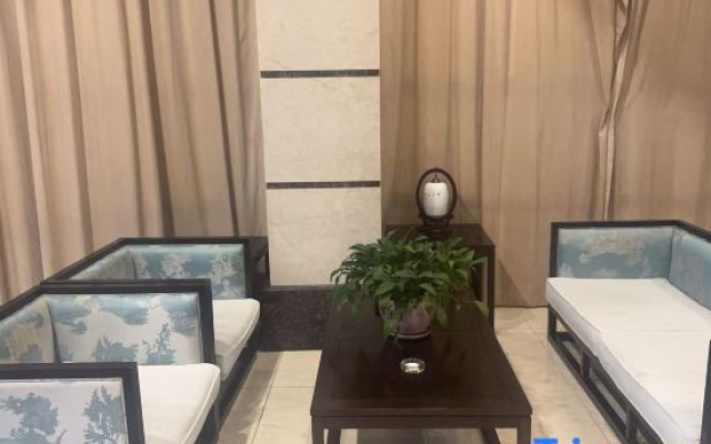 Ruili Yijing Homestay (Nongmo Lake Park)