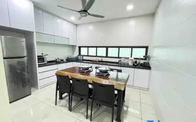 Templer Park Luxurious  Villa