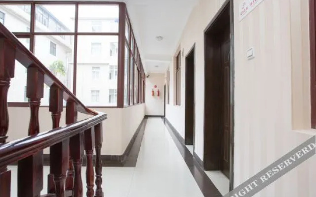 OYO DaLiYuLongTingHaiHotel
