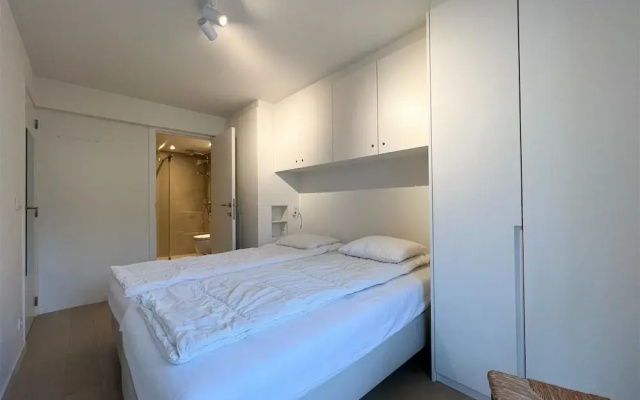 Apartment in Duinbergen With Sea Views