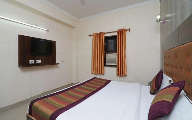 OYO 10381 Hotel Aerodrome Palace