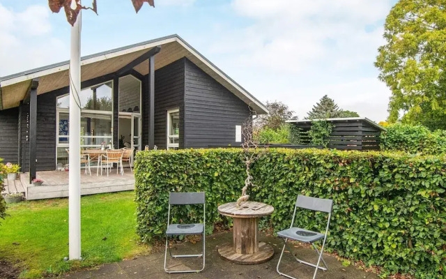 5 Person Holiday Home in Malling-by Traum