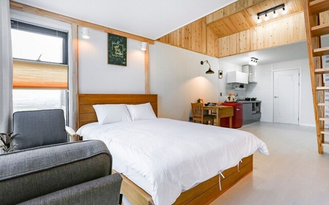 Woljeong Hill Pension